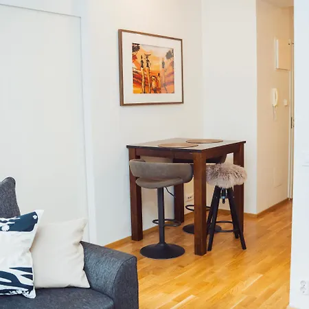 Relax Explore, Sauna, Metro Malls 3 Mins Away