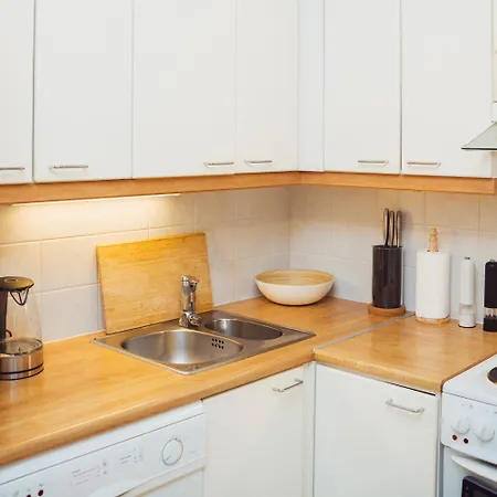 Relax Explore, Sauna, Metro Malls 3 Mins Away Ελσίνκι