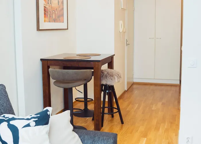 Relax Explore, Sauna, Metro Malls 3 Mins Away