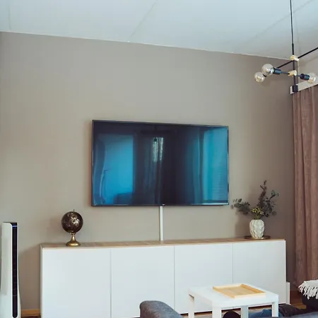 Relax Explore, Sauna, Metro Malls 3 Mins Away Helsinki